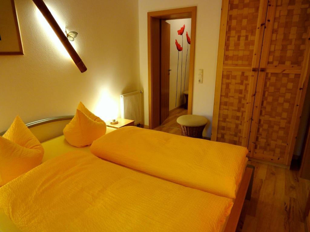 Ferienwohnung Ginkgo Дрезден Стая снимка